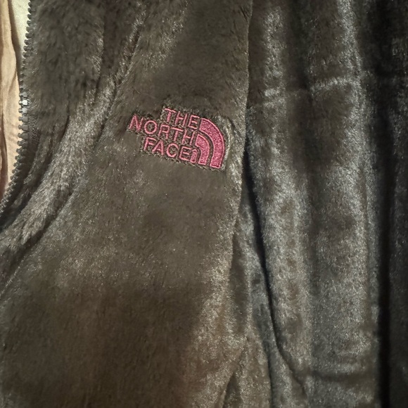 The North Face Women’s Burgundy Quilted Reversible Jacket - NWOT - Picture 4 of 7